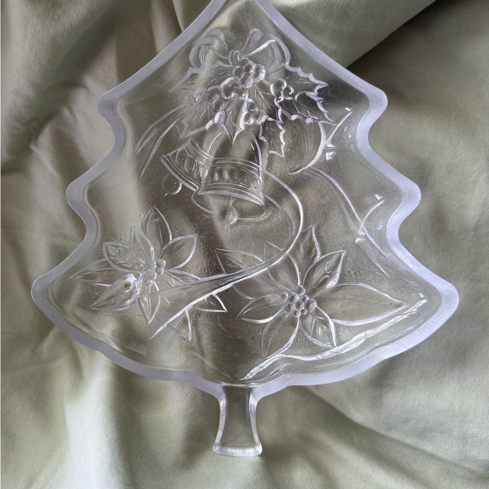 Festive Tree-Shaped Glass Platter